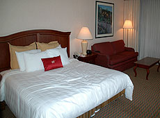 Bedroom at Crown Plaza San Marcos Golf Resort in Chandler